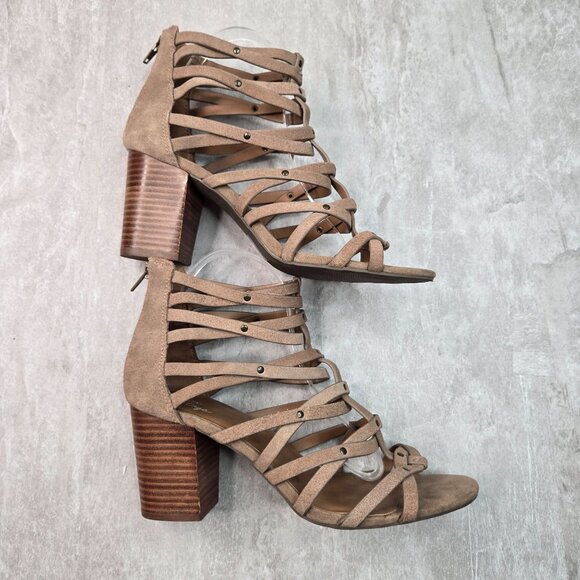 Crown Vintage Strappy Sandal 9.5 Tan Suede Stud Boho Gladiator Chunky Block Heel - Picture 5 of 11